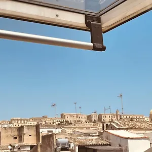 https://la-mansarda-su-noto.sicilyhotelsitaly.net